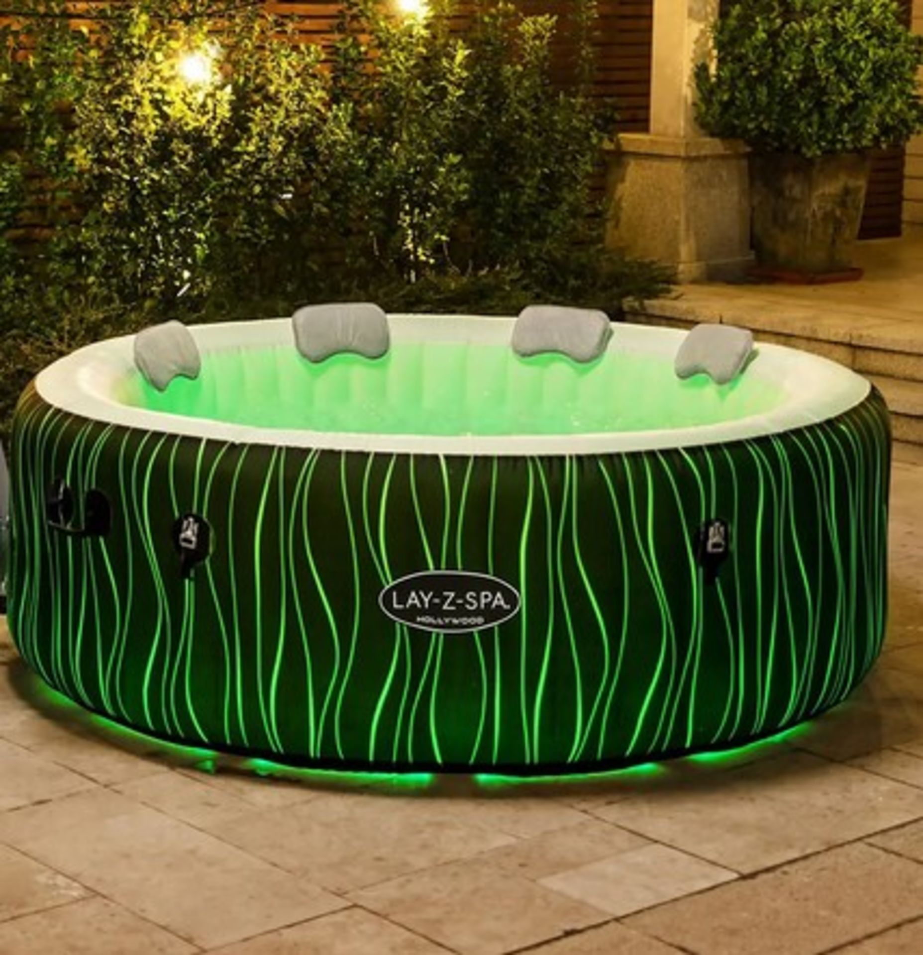 (16/R1/P) RRP £595. Lay Z Spa Hollywood Airjet 4-6 Person Hot Tub. Dimensions: (L196x W196x D66cm...