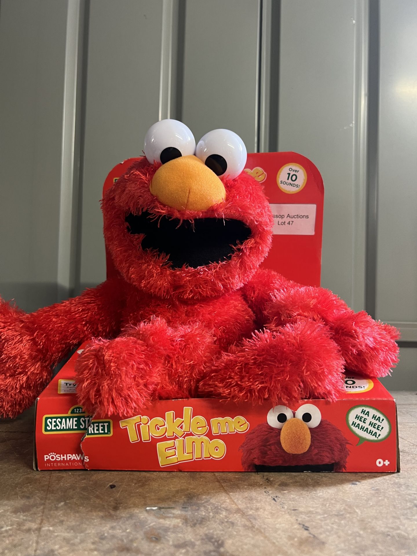 Sesame Street 18"" Tickle Me Elmo Laughs & Giggles Children's Kids Cuddly Toy. RRP £38.99 - GRADE U - Image 2 of 2