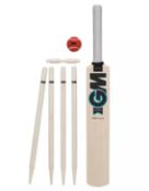 Diamond Cricket Set. RRP £23.00 - GRADE U