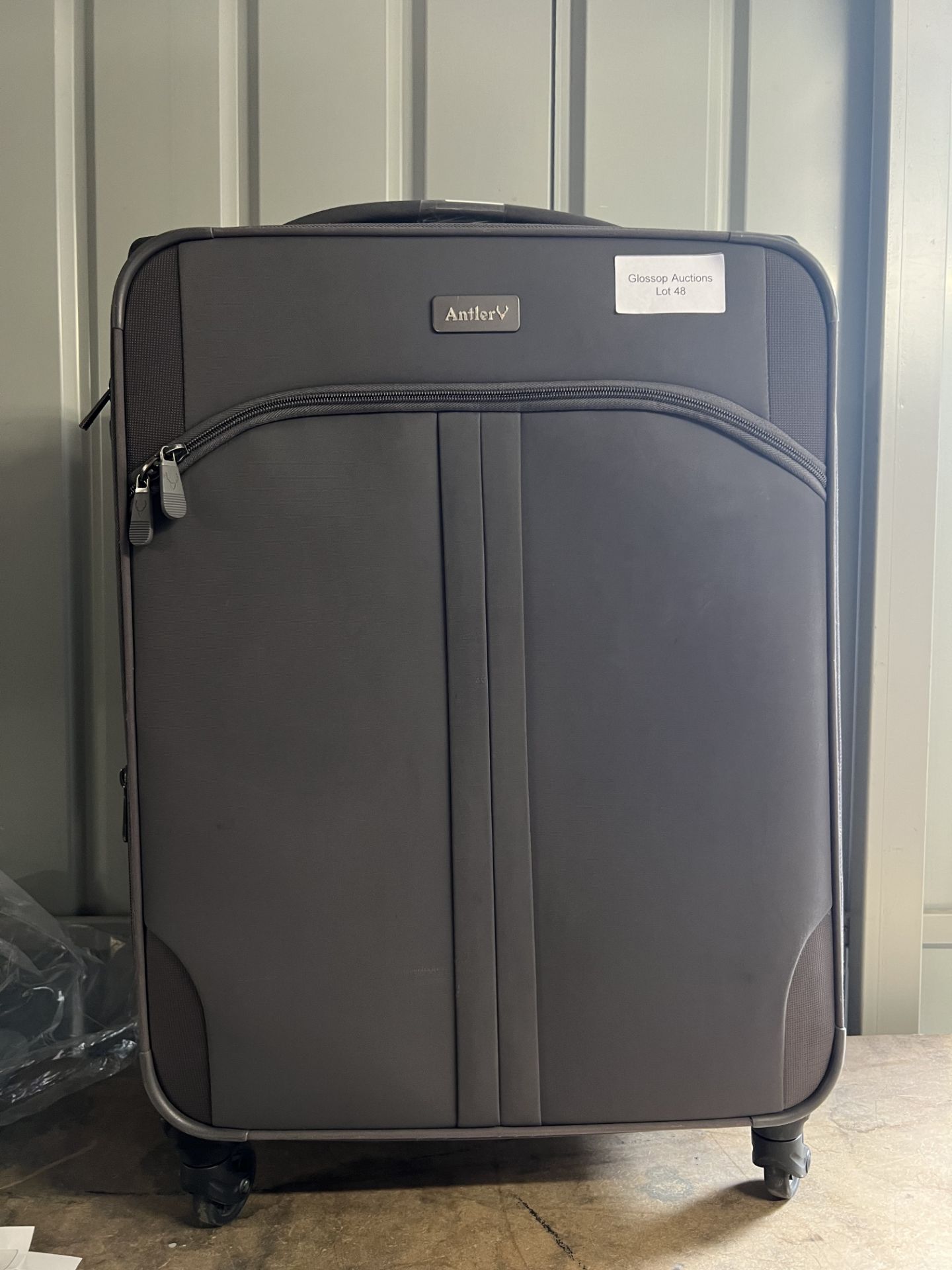 Antler medium sized Suitcase. RRP £99.99 - GRADE U