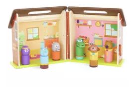 Hey Duggee Wooden Carry Along House. RRP £20.00 - GRADE U