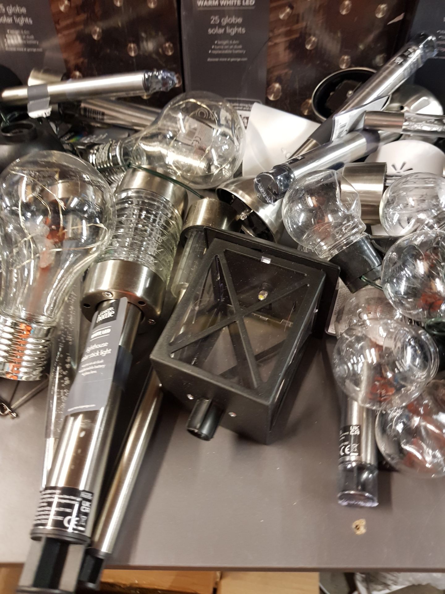 (82/8G) Lot RRP Circa £170+. Mixed Solar Lights Lot – Approx. 40x Items. To Include 3x White LED S.. - Image 24 of 26