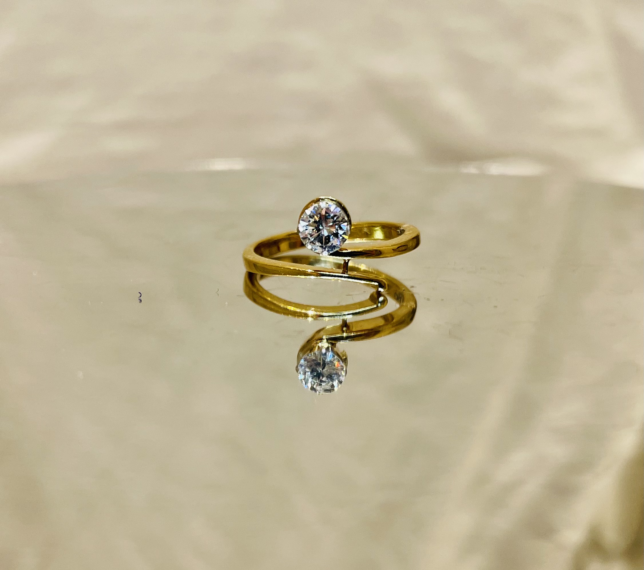 Beautiful Natural 0.30 CT VVS Diamond Ring with 18k Gold - Image 3 of 3