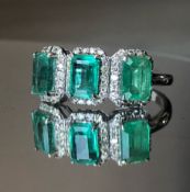 Beautiful Natural Emerald Ring with Natural Diamonds and 18k Gold