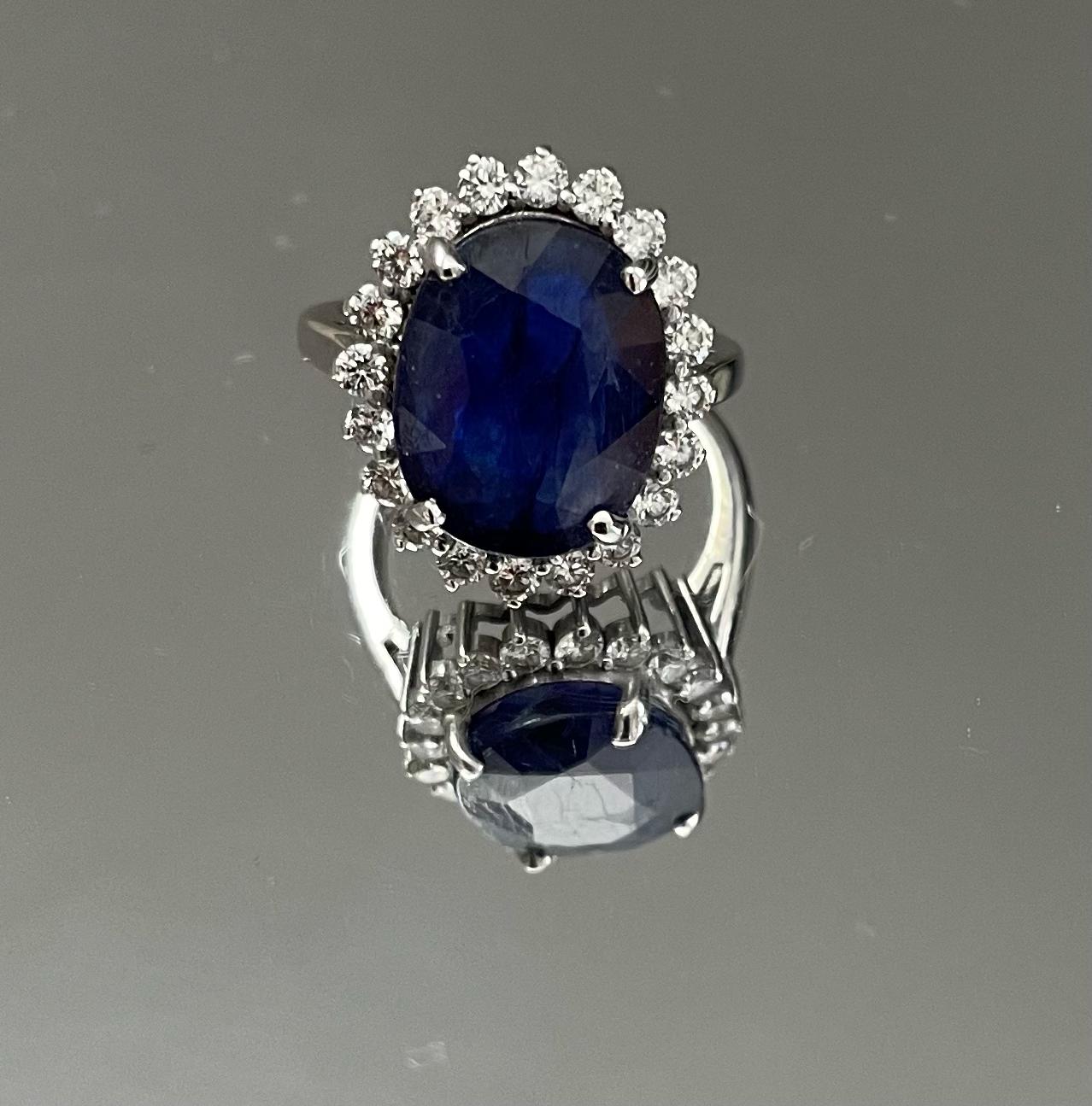 Beautiful 7.90Ct Natural Ceylon Blue Sapphire with Natural Diamonds & 18k W Gold - Image 5 of 7