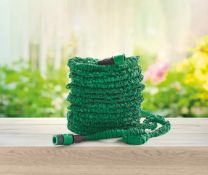 (53/6J) Lot RRP £100. 5x 30m Expandable Garden Hose With Fittings (1x Black 4x Green) RRP £20 Each..