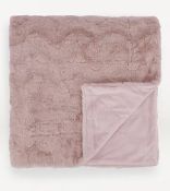 (133/12A) Lot RRP Circa £160+. 15x Items. 12x Mixed Size/Style Fleece Throws/Covers. 2x Cotton B...