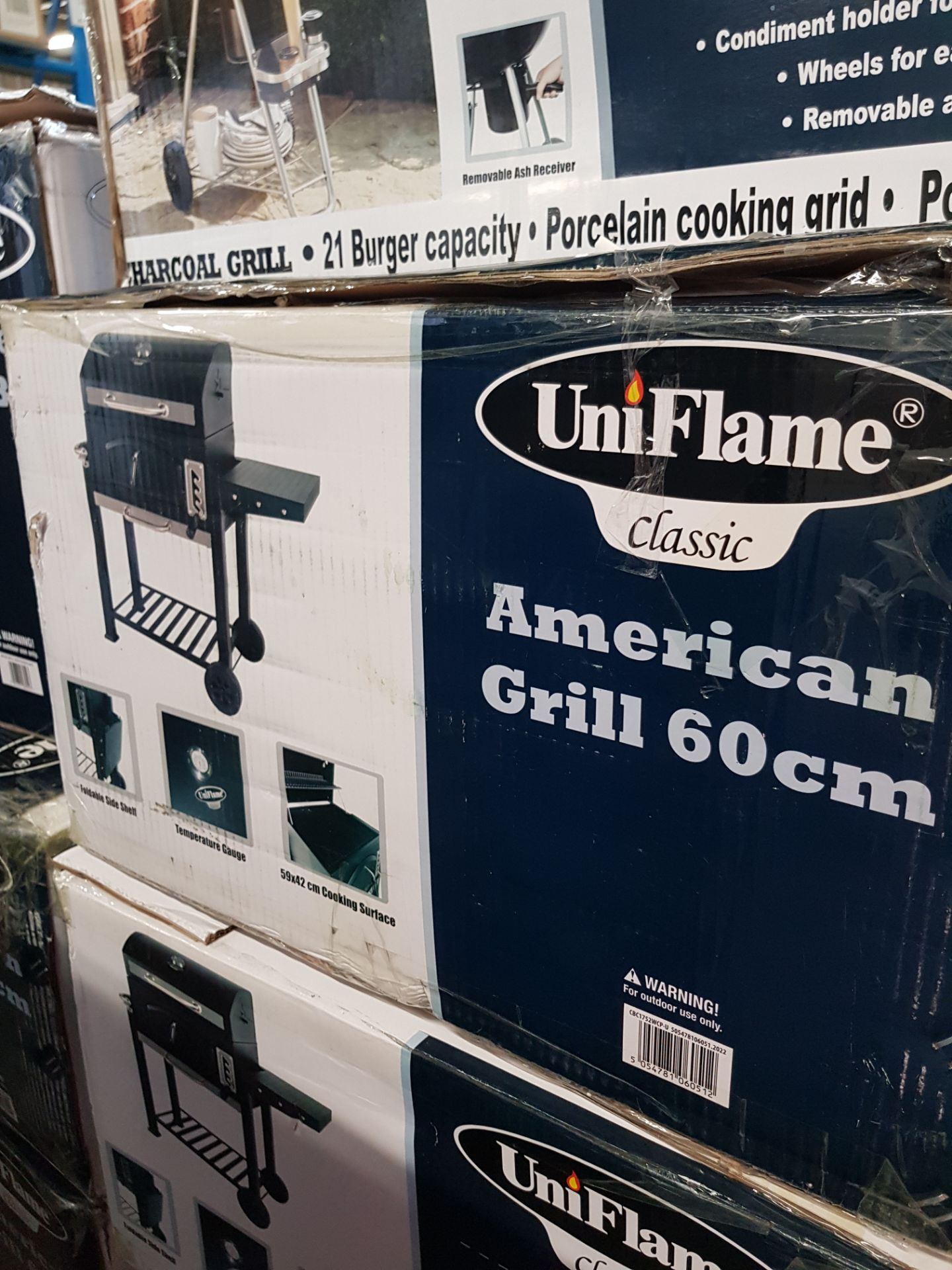 (7/P) RRP £139. Uniflame Classic 60cm American Charcoal Grill. Cooking Area 2,365 cm2 (W55.4 x D... - Image 7 of 9