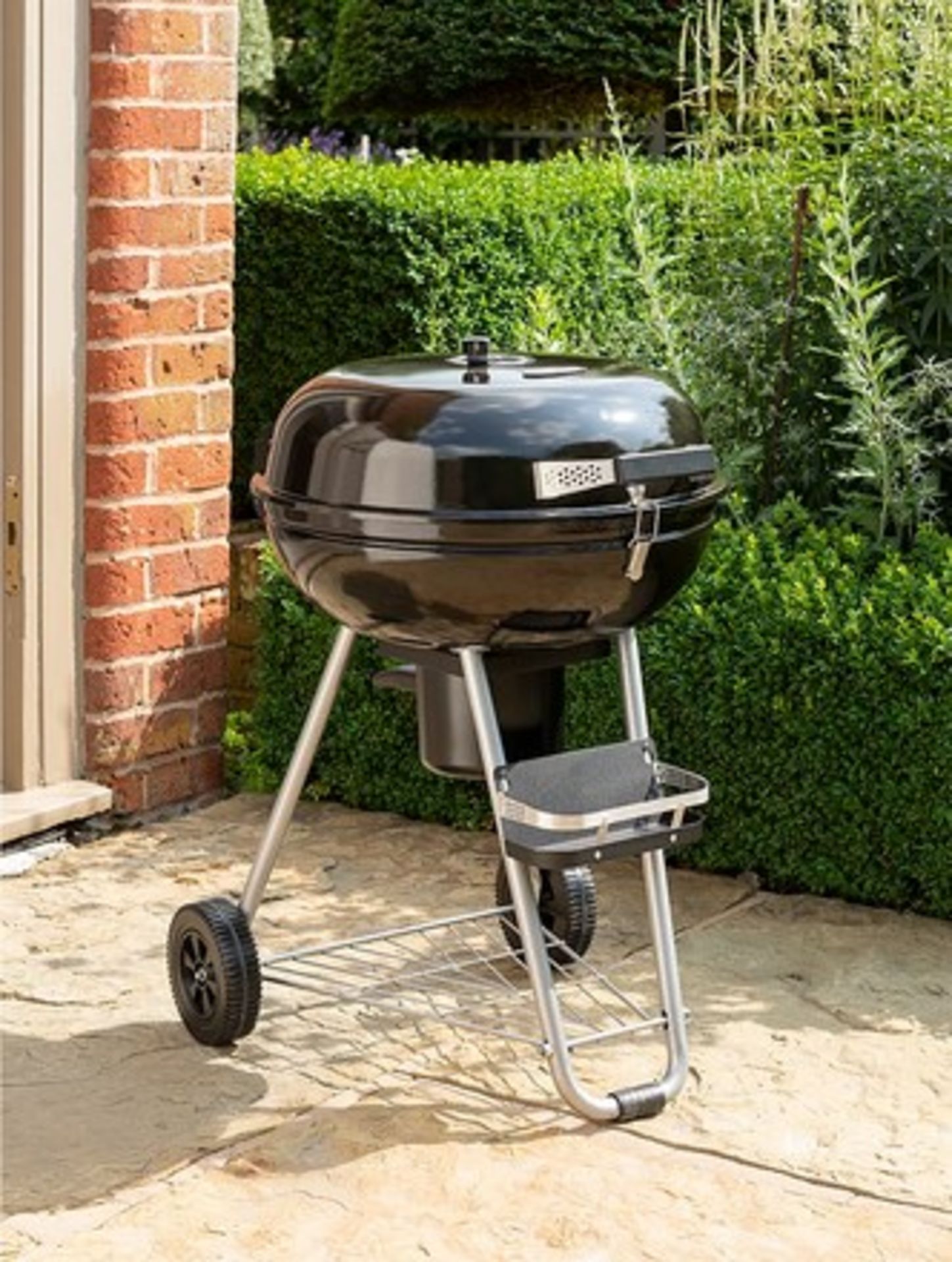 (22/5F) Lot RRP £101. 3x Uniflame Charcoal Grill Items. 1x Uniflame Portable Charcoal Grill RRP £... - Image 9 of 13