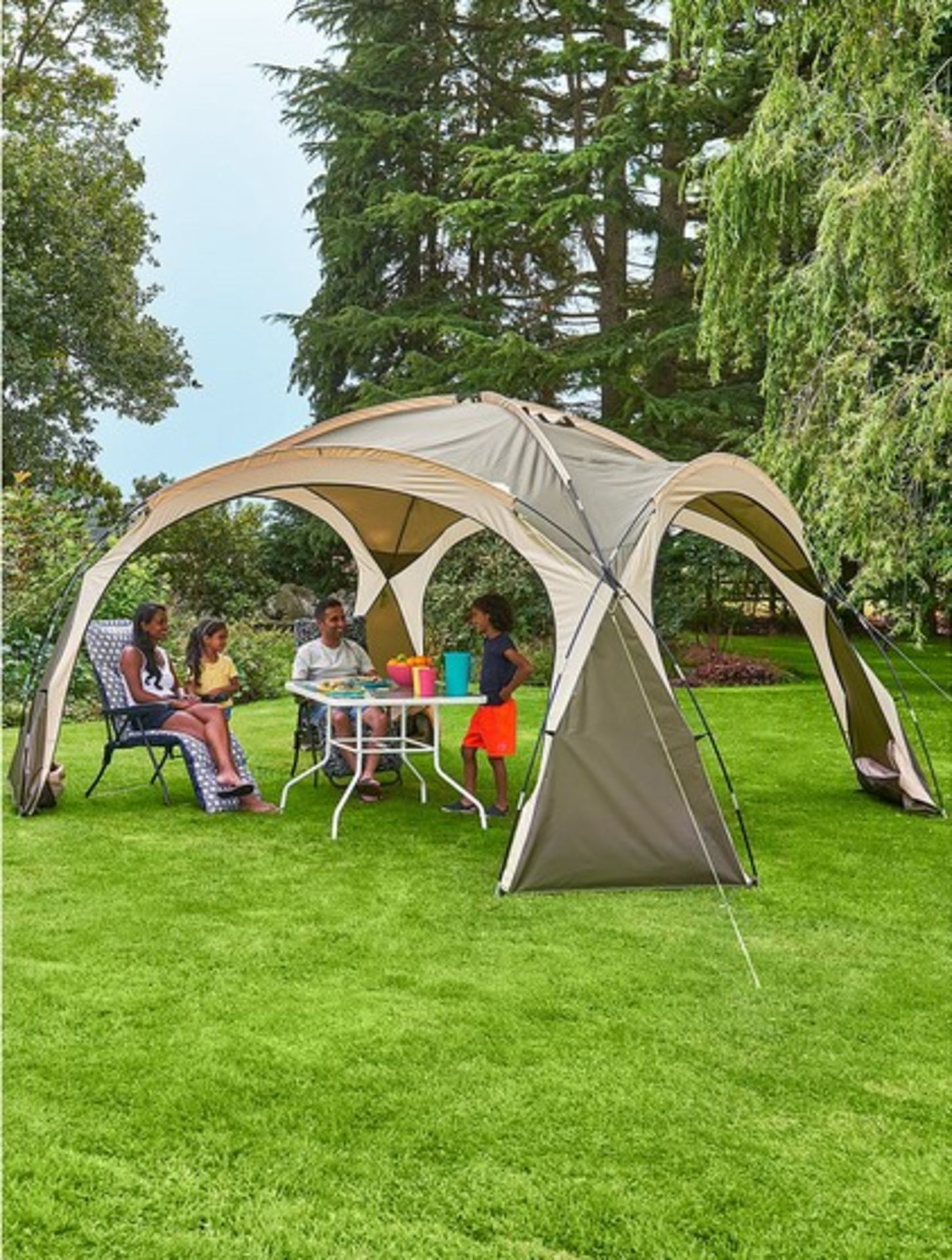 (35/6O) RRP £89. Ozark Trail Cream Camping Sun Shelter. Assembled Dimensions: (W427x D427x H213cm... - Image 4 of 6