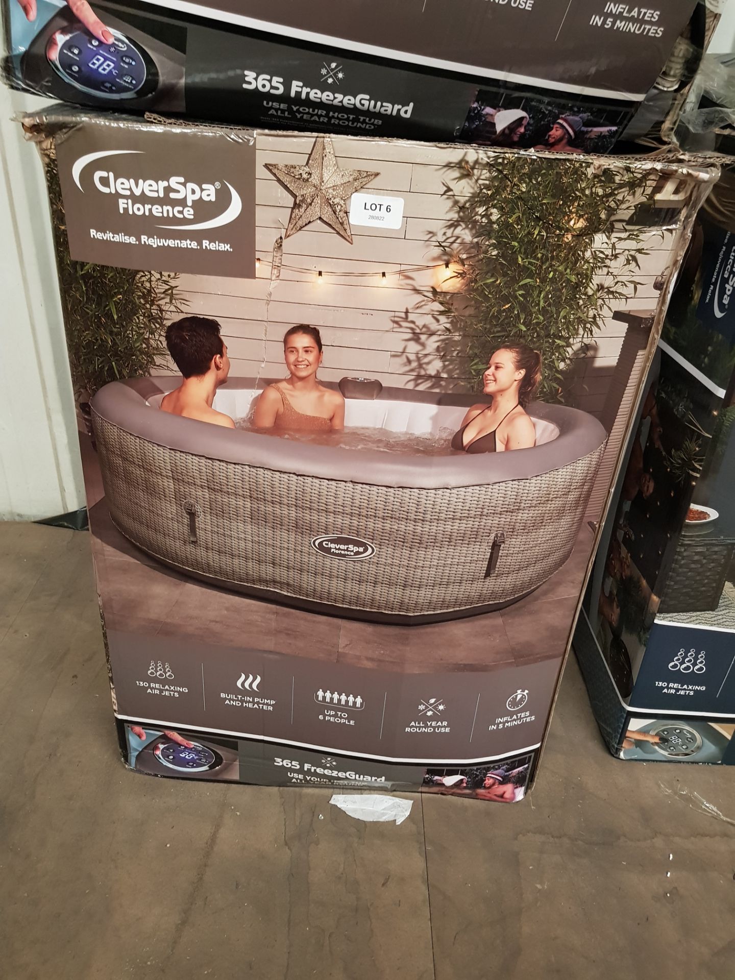 (6/Mez) RRP £480. Clever Spa Florence 6 Person Round Hot Tub. Space Saving Integrated Pump & Heat... - Image 5 of 5