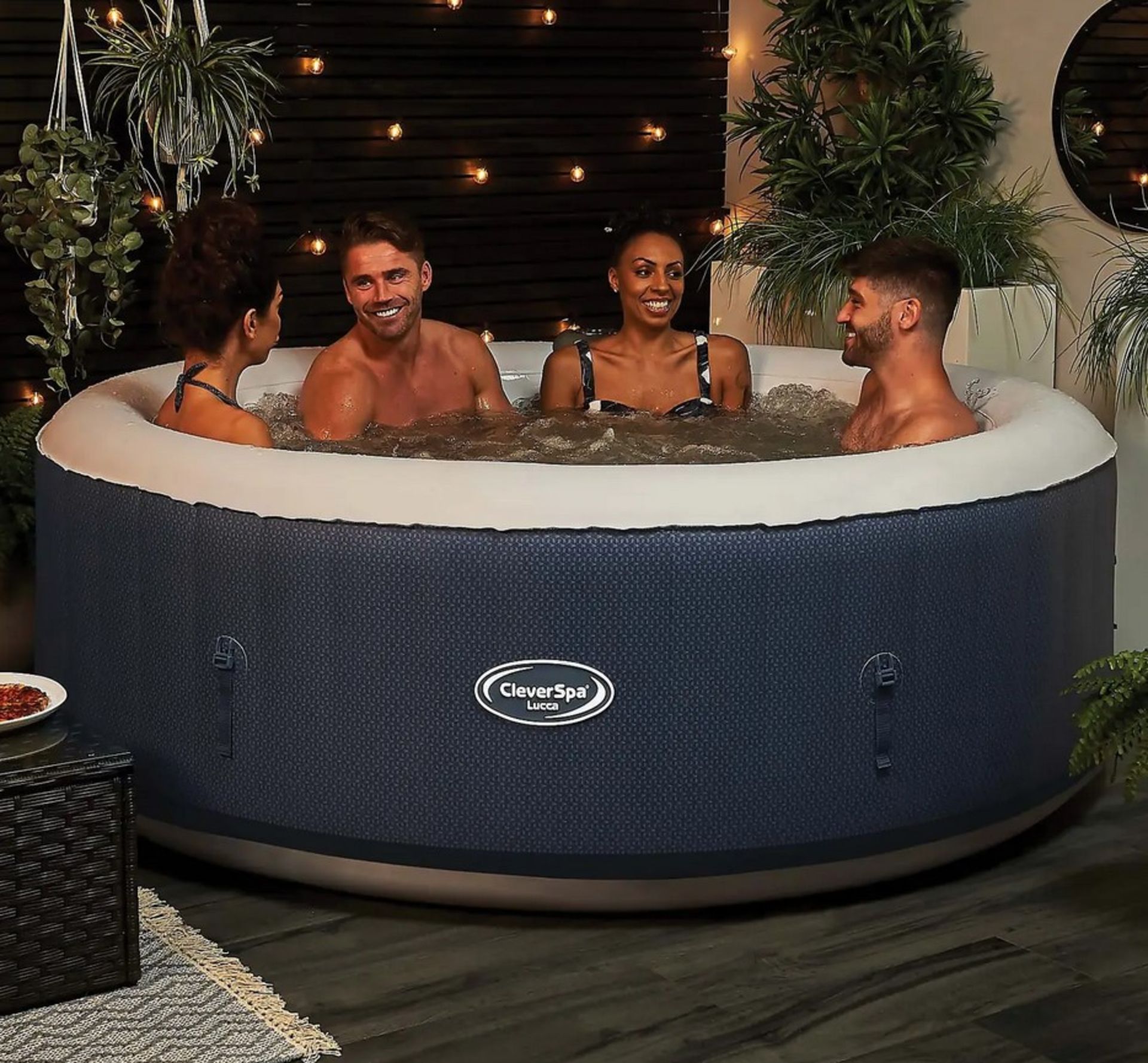 (7/Mez) RRP £480. Clever Spa Lucca 6 Person Round Hot Tub. Space Saving Integrated Pump & Heating...