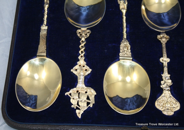 Cased Set of Six Silver Gilt Apostle Serving Spoons 1895 - Image 2 of 7