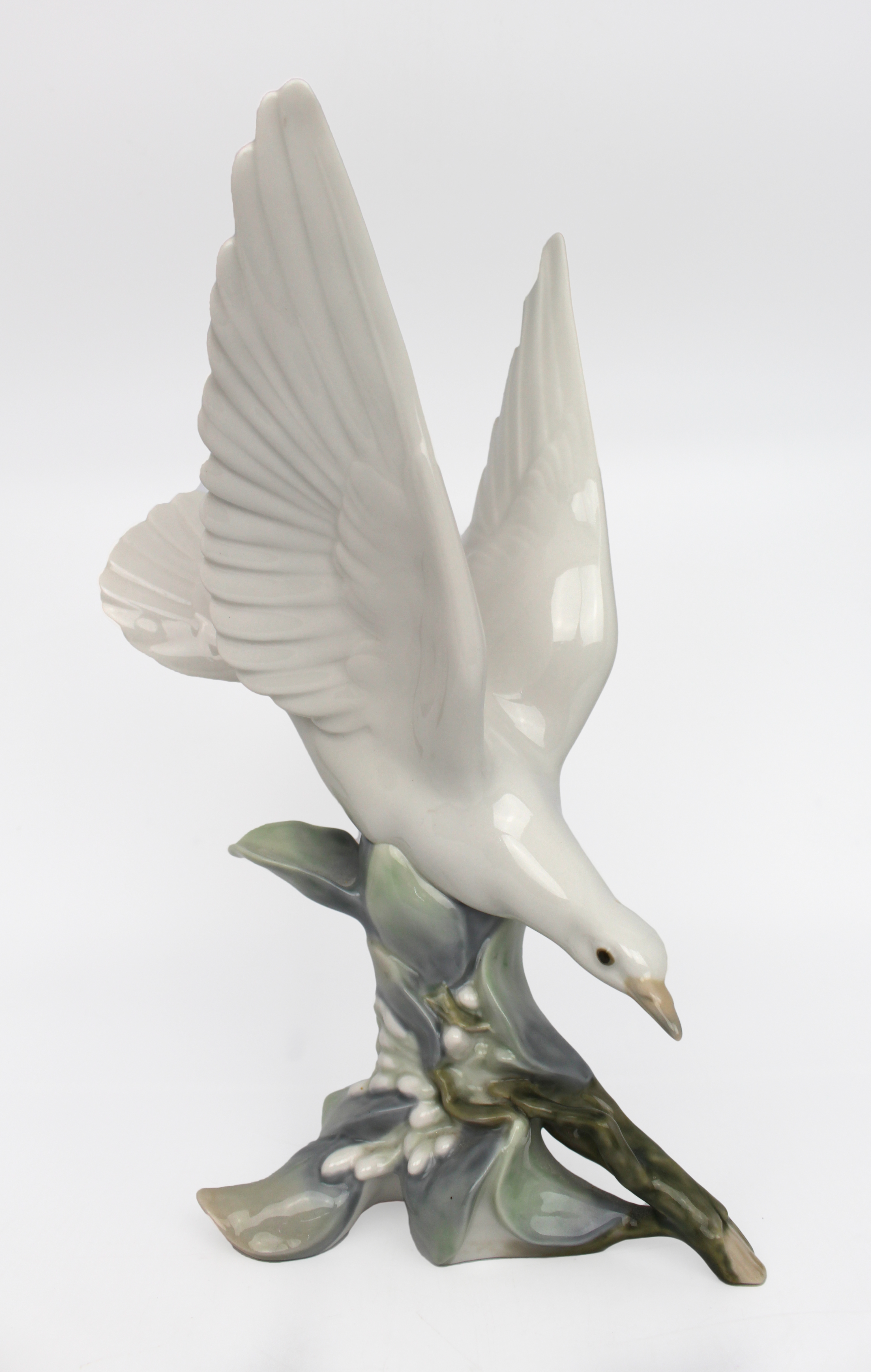 Lladró Sculpture Turtle Dove in Flight - Image 2 of 5