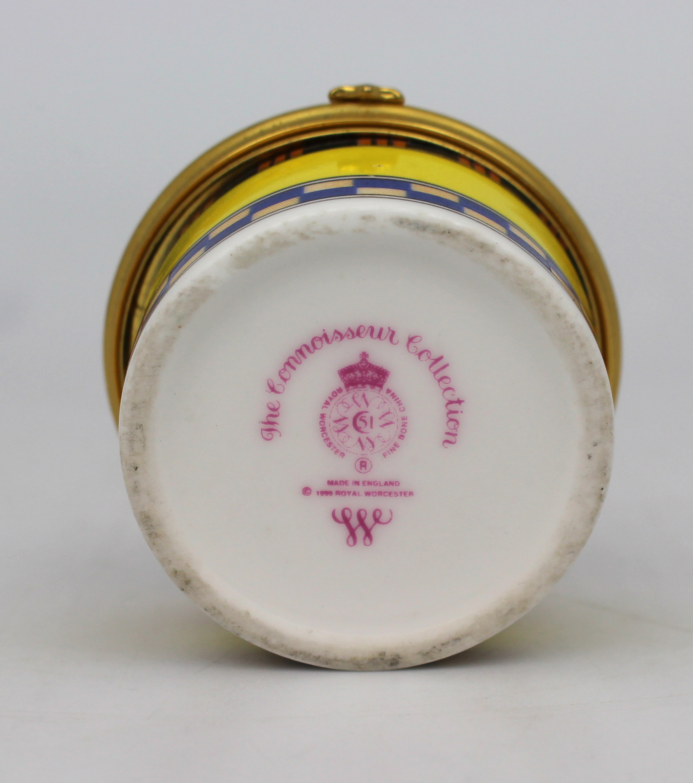 Royal Worcester Castles in the Air Connoisseur Collection Pill Box - Image 5 of 5