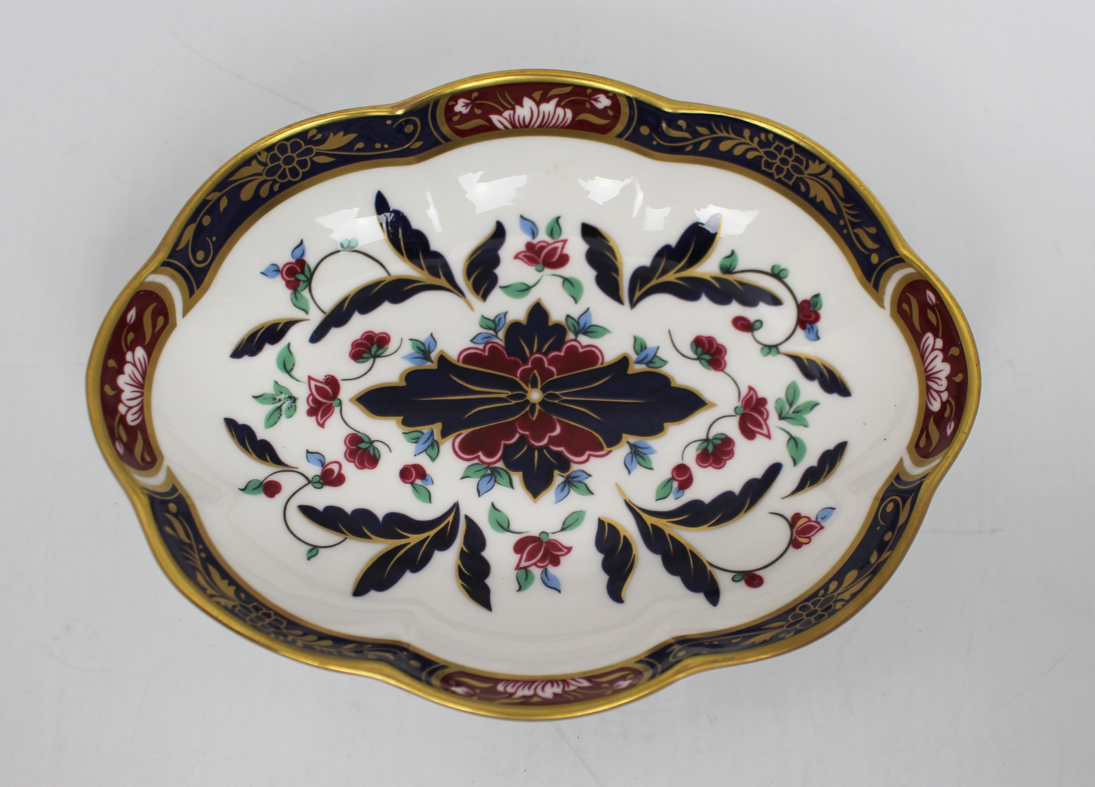 Royal Worcester Prince Regent Shaped Dish - Image 3 of 3