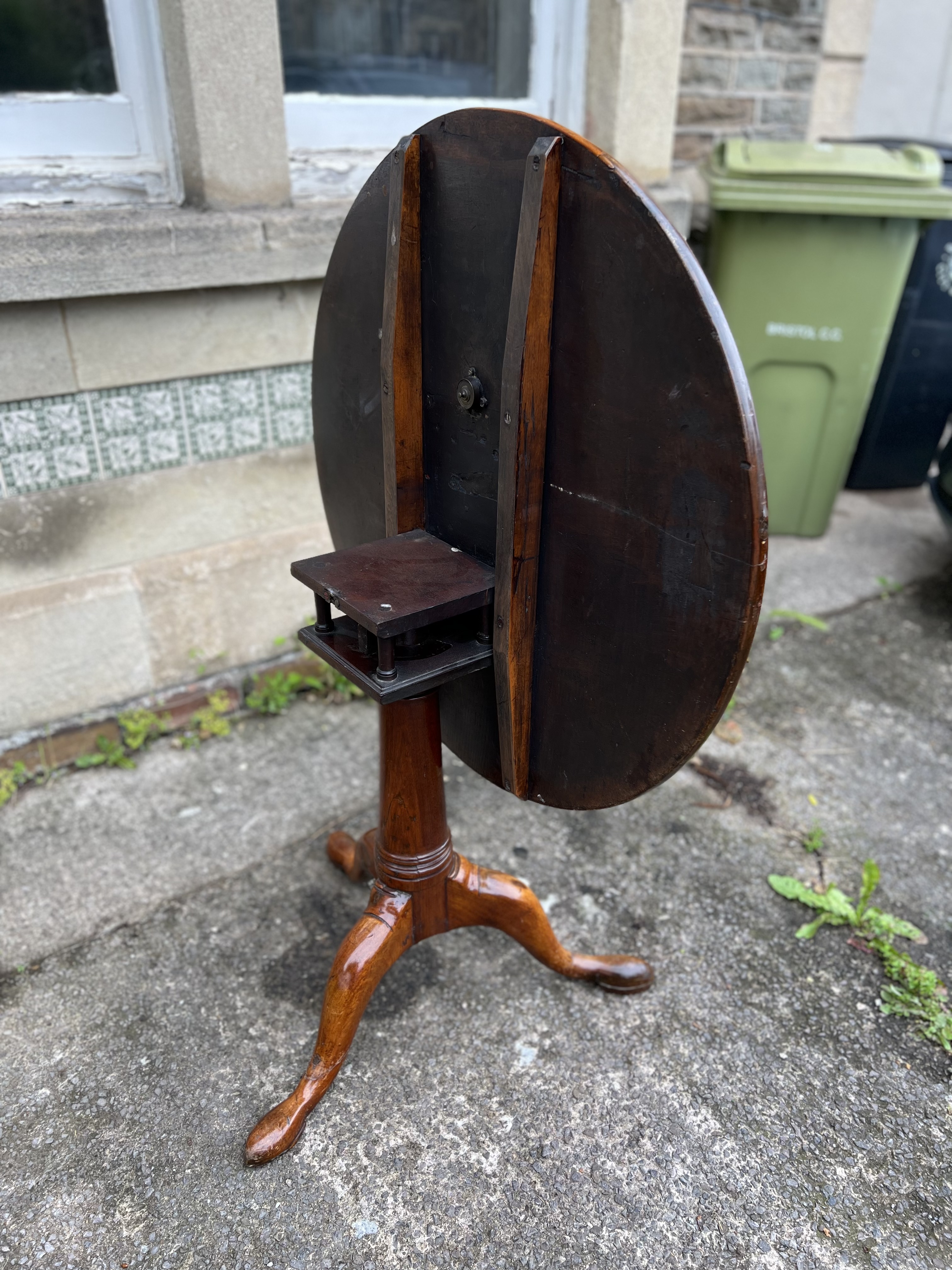 Georgian Birdcage Tripod Table with Star Inlay - Image 3 of 11