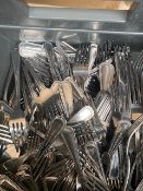 (Lot 97) 250 x Bead Pattern Stainless Steel Dessert Forks