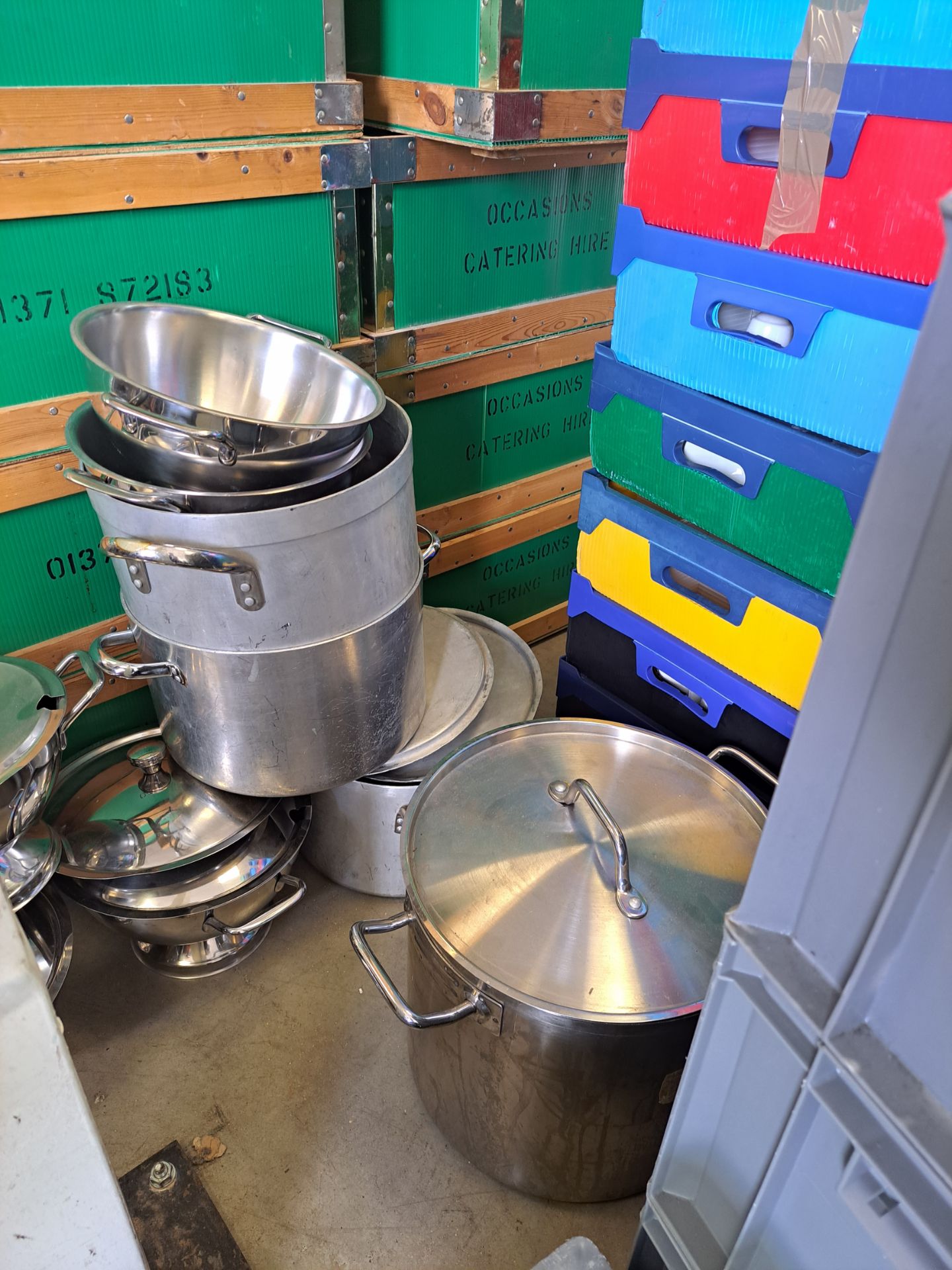 (Lot 79) 4 x Large Cooking Pots