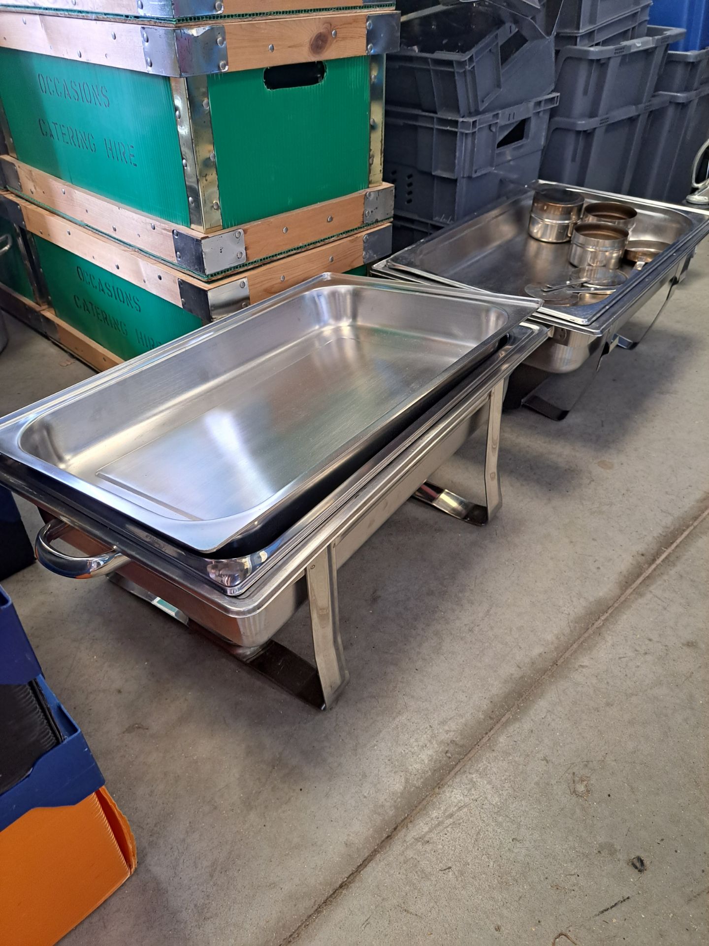 (Lot 72) 6 x Chafing Dish 8 x Oval Chafing Dish