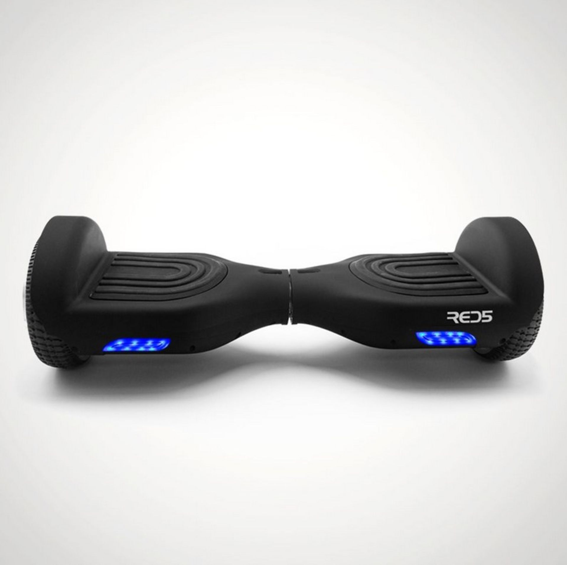 (4/5P) RRP £199. Red5 Hoverboard Pro. Top Speed 9km/h. Range Up To 5.5 Miles. Built In Rechargeab... - Image 2 of 7
