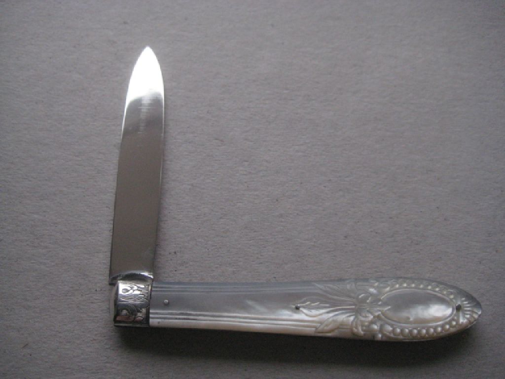 Rare Victorian Matching Carved Mother Of Pearl Hafted Silver Bladed Folding Fruit Knife & Fork - Bild 19 aus 19