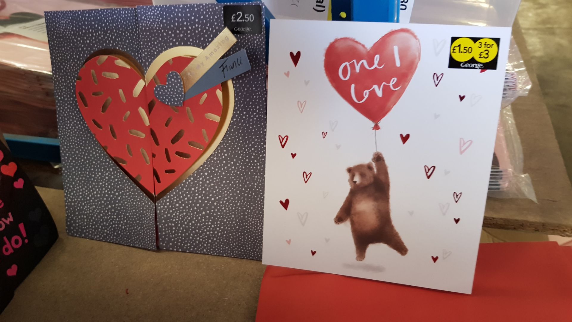 (136/2F) A Quantity Of Mixed Greeting Cards & Envelopes RRP £1-£4 Each. To Include Valentine & Bi... - Image 14 of 28