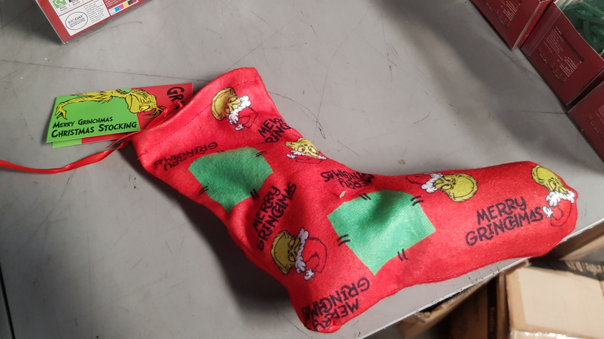 (11/1A) Lot RRP £155.88. 12x Grinch Christmas Stocking (3 Bath Bombs) RRP £12.99 Each. (All Units... - Image 3 of 4