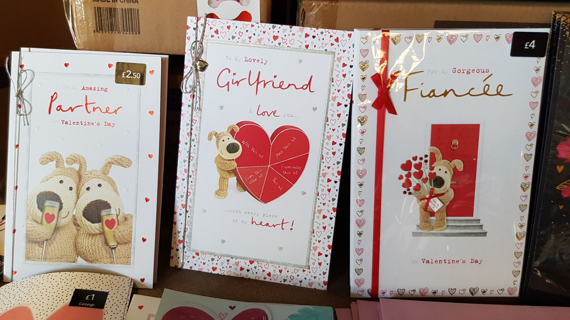(136/2F) A Quantity Of Mixed Greeting Cards & Envelopes RRP £1-£4 Each. To Include Valentine & Bi... - Image 7 of 28