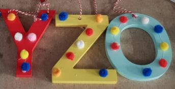 (69/2A) Contents Of Box – A Quantity Of Mixed Christmas Alphabet Letter Items. To Include Battery...