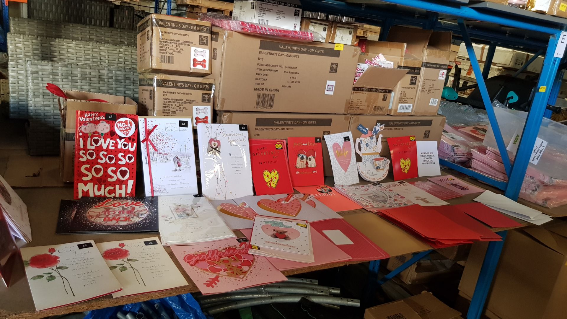 (136/2F) A Quantity Of Mixed Greeting Cards & Envelopes RRP £1-£4 Each. To Include Valentine & Bi... - Image 20 of 28