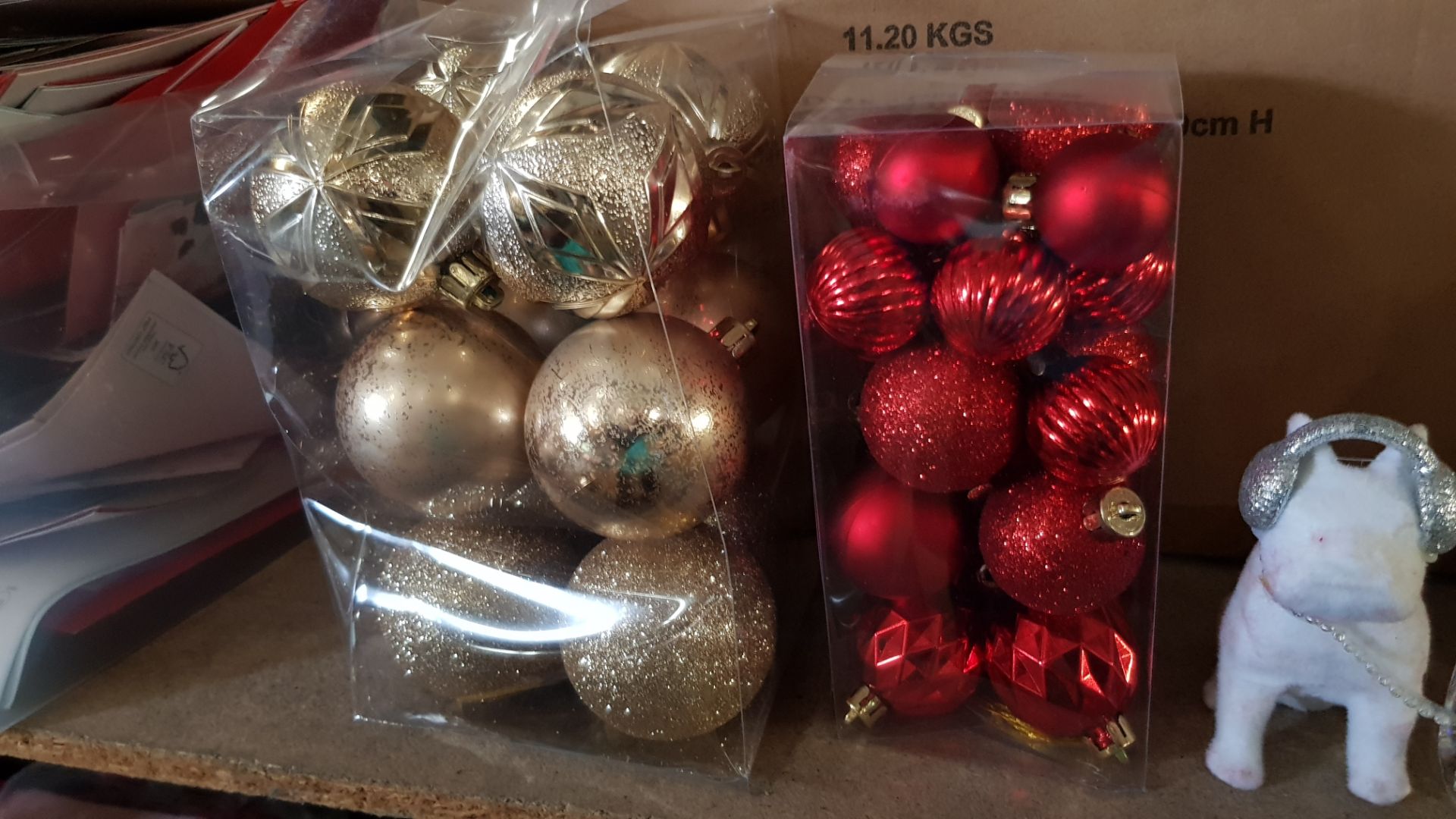 (53/1D) Lot RRP £100. Mixed Christmas Items To Include 11x 4PK Large Flocked Baubles RRP £5 Each.... - Image 8 of 10