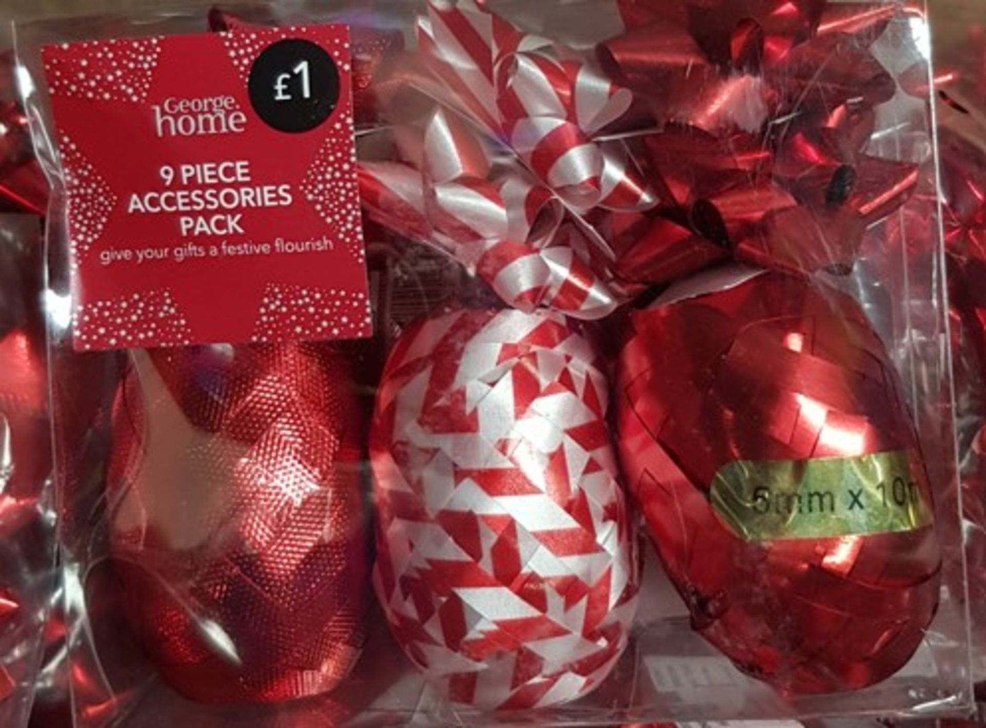 (44/1E) Lot RRP £92. Approx. 92x Bow & Ribbon Packs RRP £1 Each. (Approx. 86x Red Bow Pack, 5x Red..