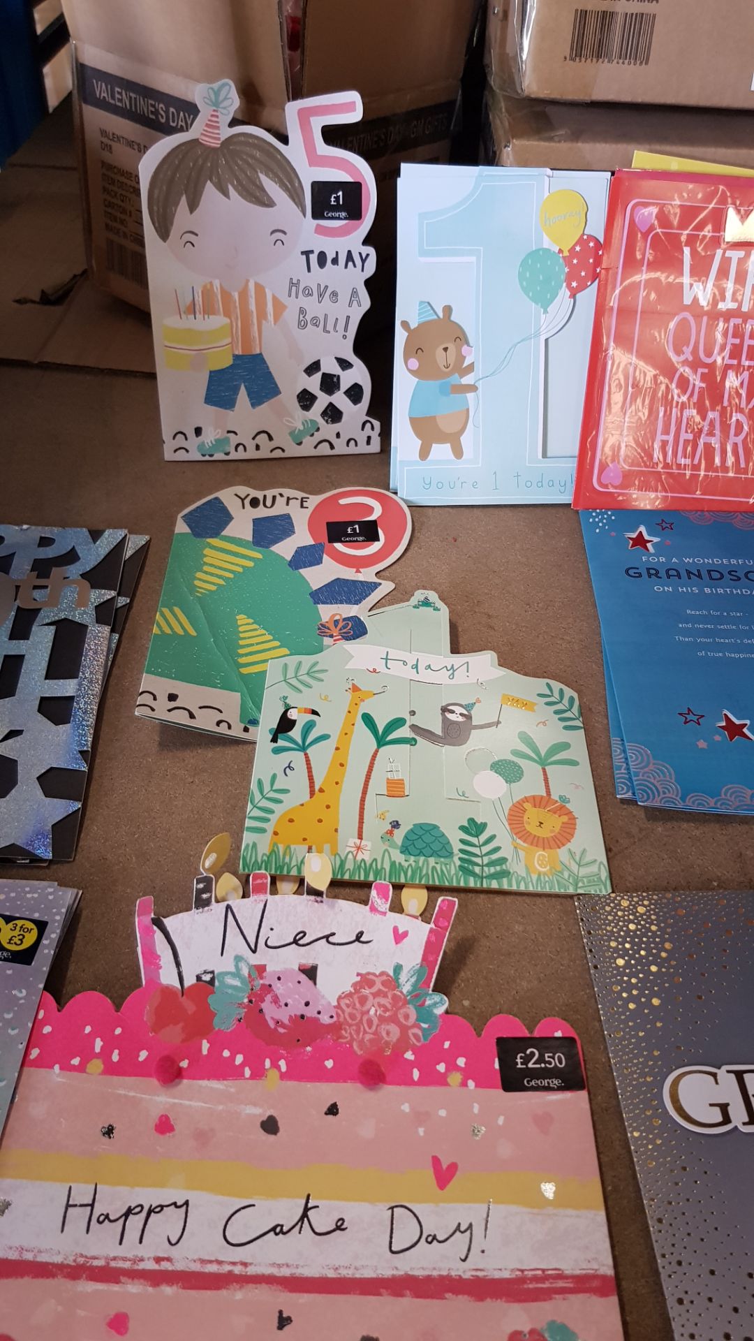 (136/2F) A Quantity Of Mixed Greeting Cards & Envelopes RRP £1-£4 Each. To Include Valentine & Bi... - Image 22 of 28