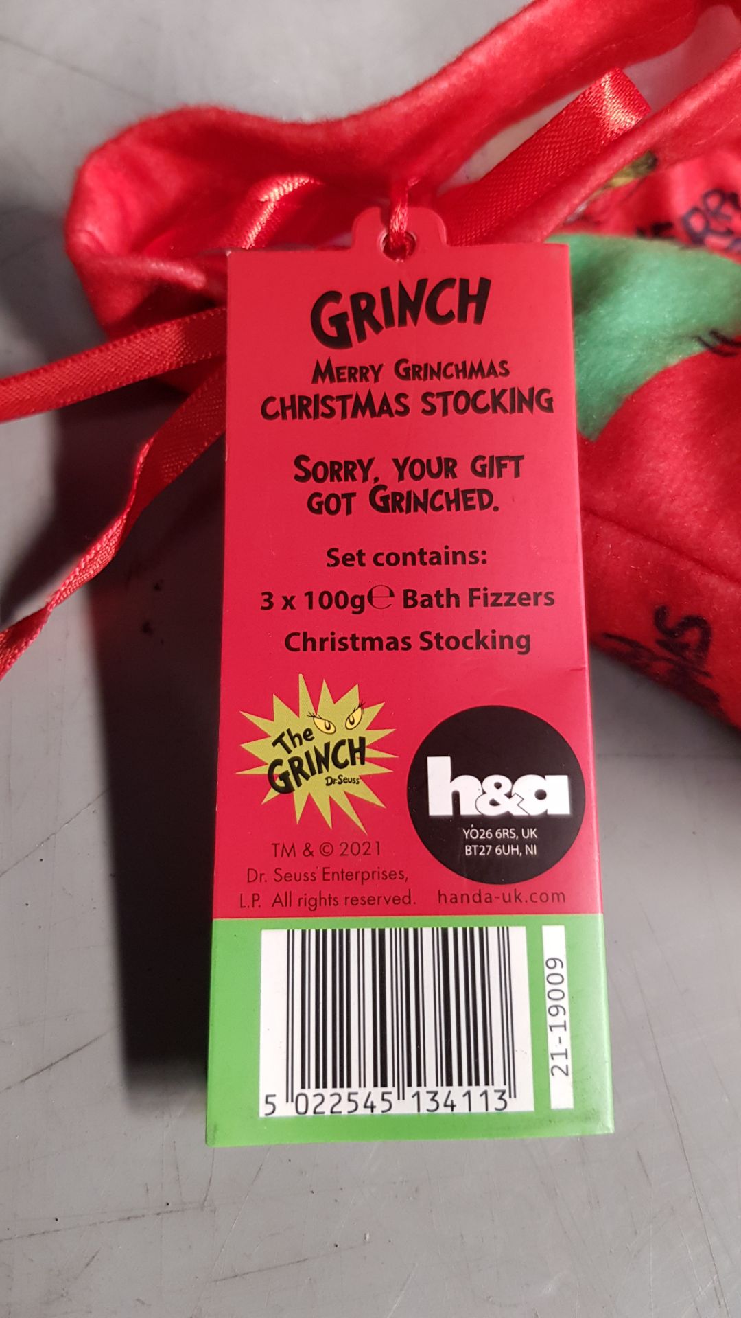 (11/1A) Lot RRP £155.88. 12x Grinch Christmas Stocking (3 Bath Bombs) RRP £12.99 Each. (All Units... - Image 4 of 4