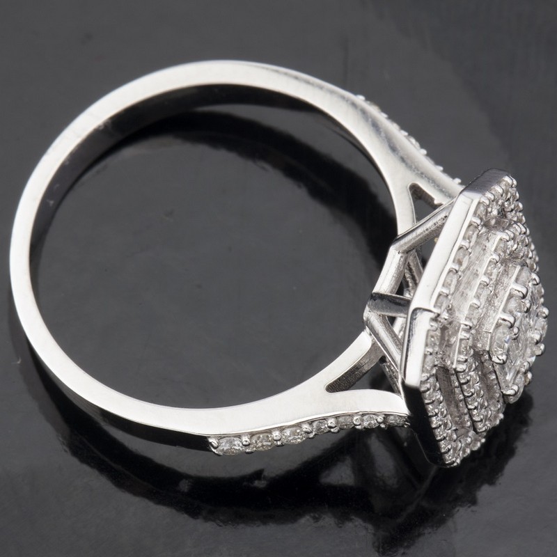 Certificated 14K White Gold Diamond Ring / Total 0.62 ct - Image 4 of 6