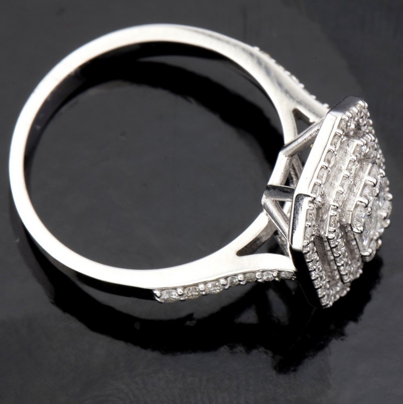 Certificated 14K White Gold Diamond Ring / Total 0.62 ct - Image 3 of 6