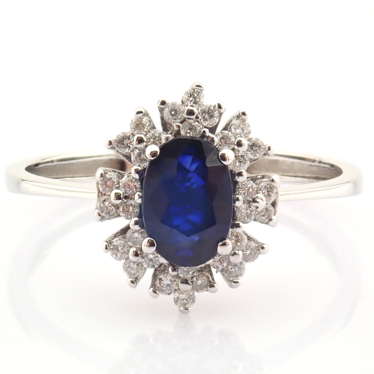 Certificated 18K White Gold Diamond & Sapphire Ring / Total 0.7 ct - Image 4 of 6
