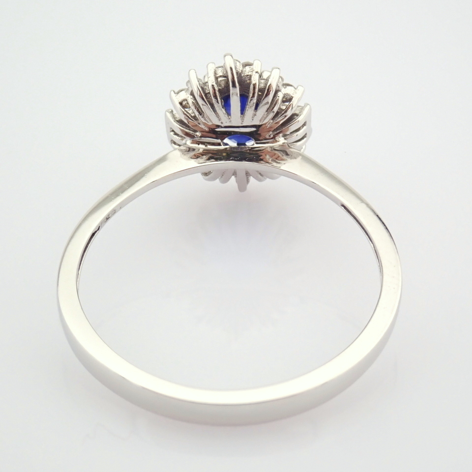 Certificated 18K White Gold Diamond & Sapphire Ring / Total 0.7 ct - Image 6 of 6