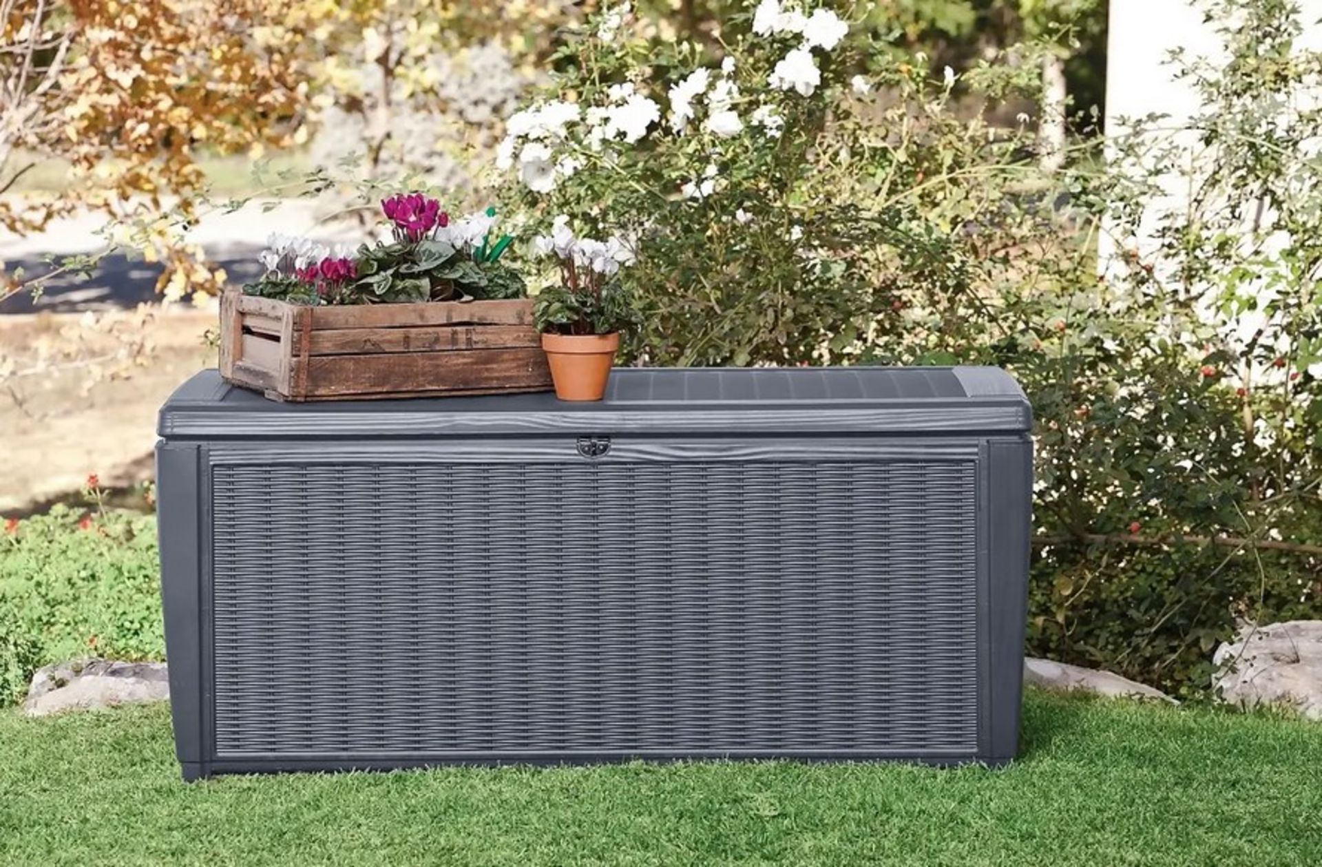 (34/Mez/P9) RRP £140. Keter Sumatra Rattan Effect Outdoor Garden Storage Box Anthracite. 511L Cap...