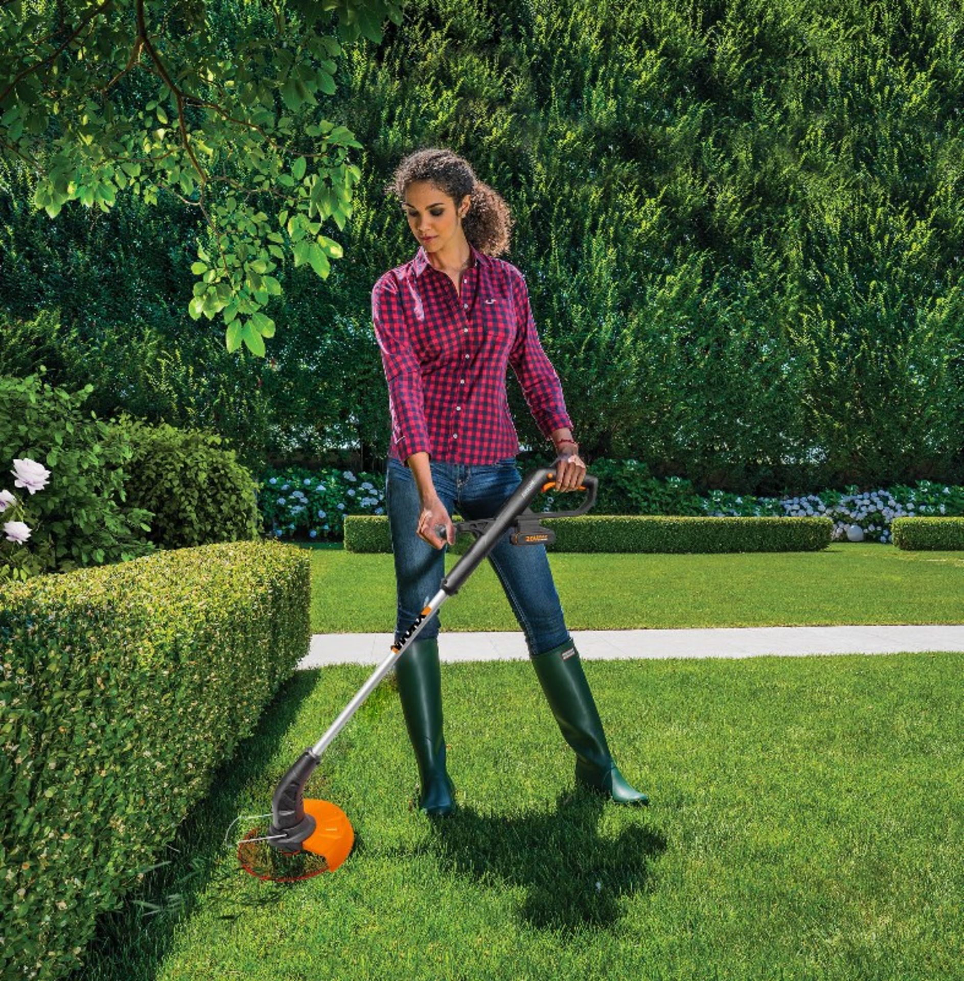 (50/Mez/P4) RRP £269. Worx WG927E 34cm Cordless Lawn Mower & 25cm 2 In 1 Grass Trimmer/Edger Kit.... - Image 3 of 7