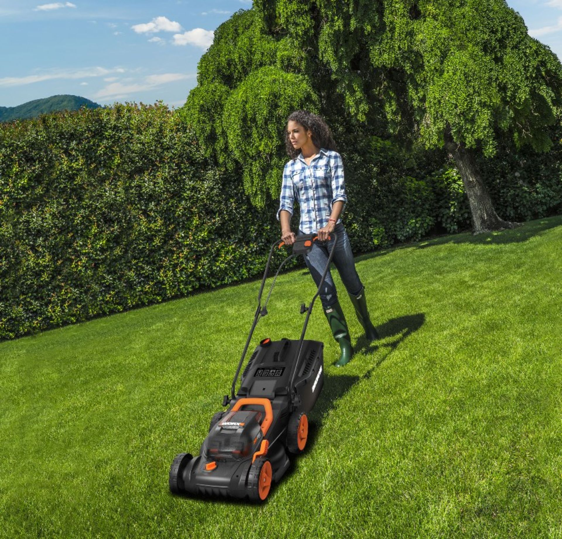 (50/Mez/P4) RRP £269. Worx WG927E 34cm Cordless Lawn Mower & 25cm 2 In 1 Grass Trimmer/Edger Kit.... - Image 2 of 7