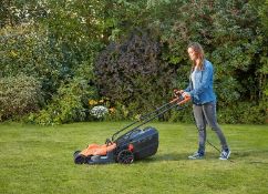 (51/Mez/P8) RRP £129. Black + Decker 42cm 1800W Electric Corded Lawn Mower BEMW481BH. Ergonomic H...