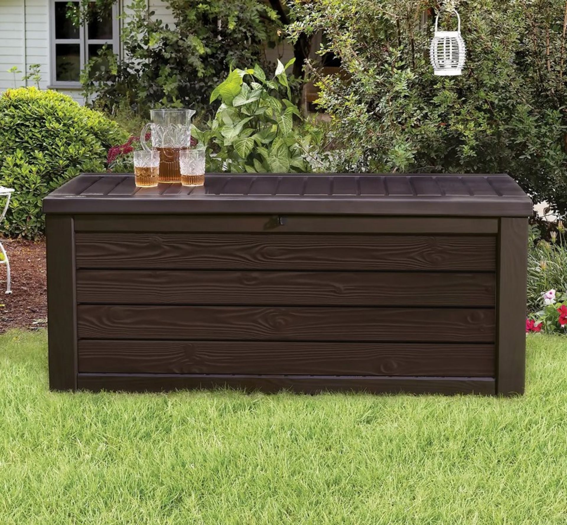 (20/Mez/P11) RRP £170. Keter Westwood Outdoor Garden Storage Box Brown. 570L Capacity. Decorative...