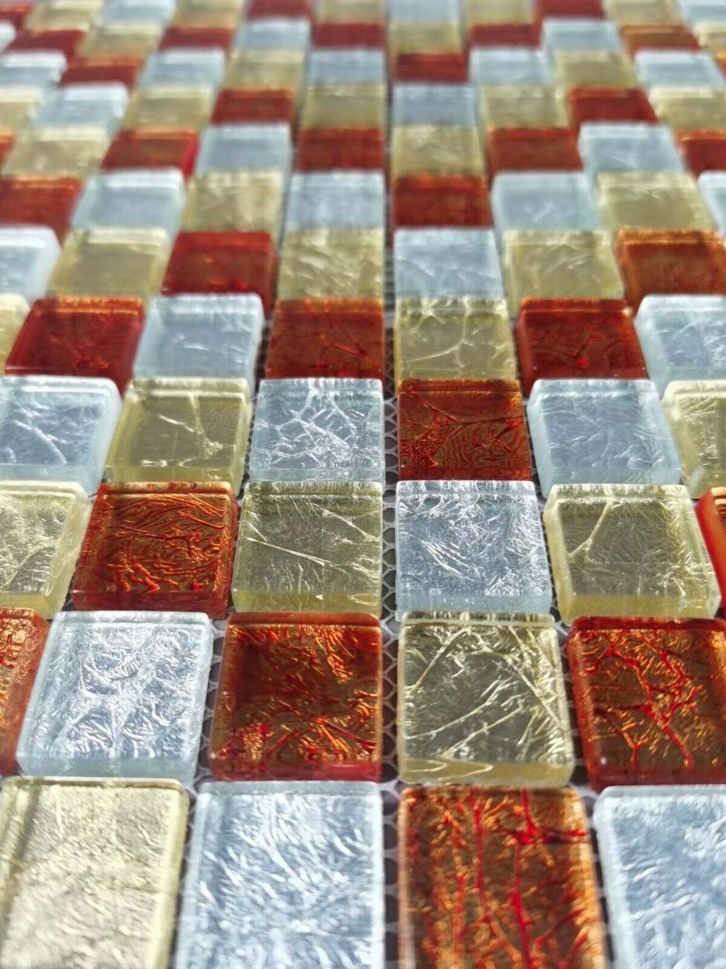 Stock Clearance High Quality Glass/Stainless Steel Mosaic Tiles - 11 Sheets - One Square Metre - Image 2 of 4
