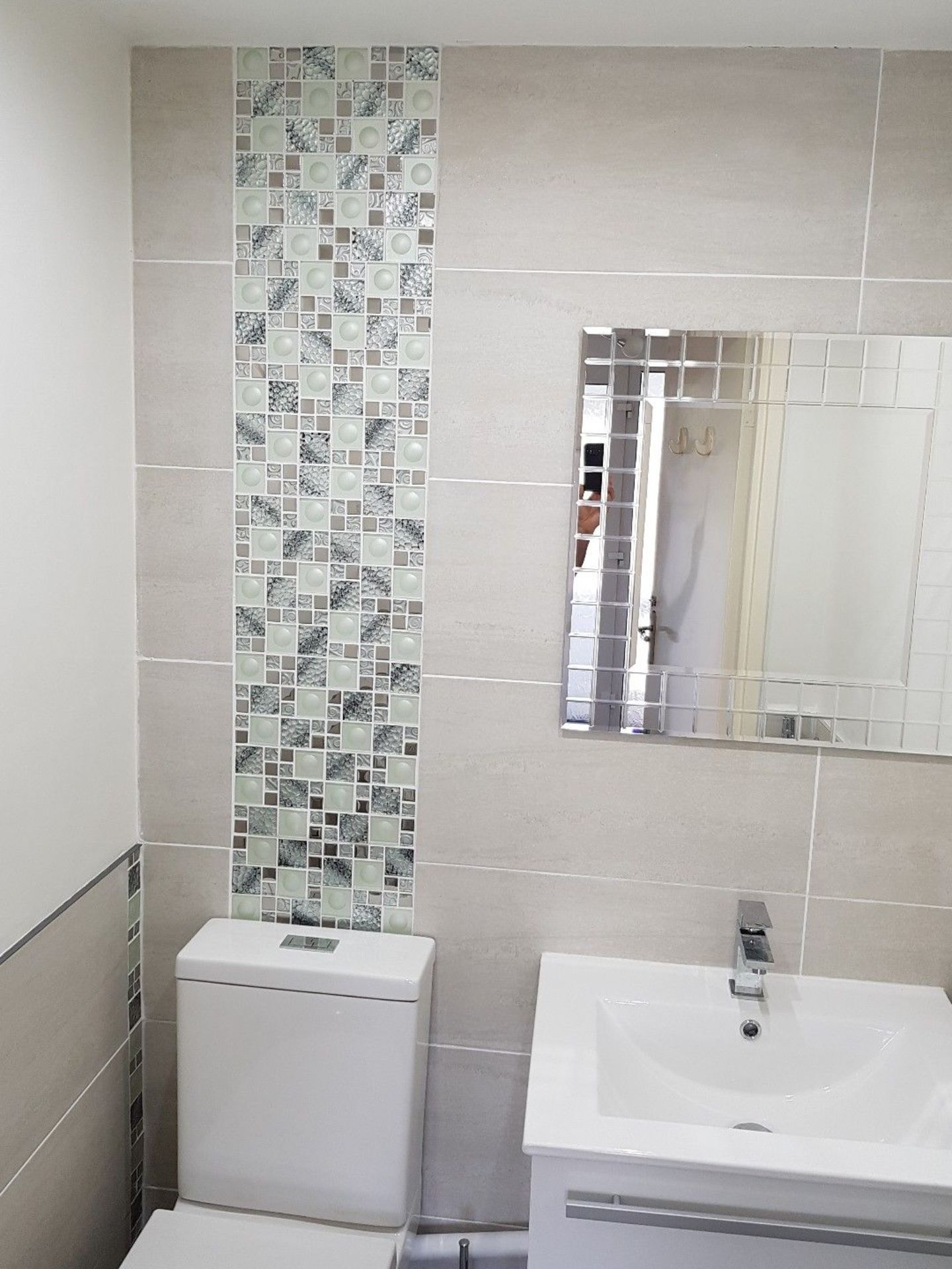 2 Square Metres - High Quality Glass/Stainless Steel Mosaic Tiles - Image 2 of 6