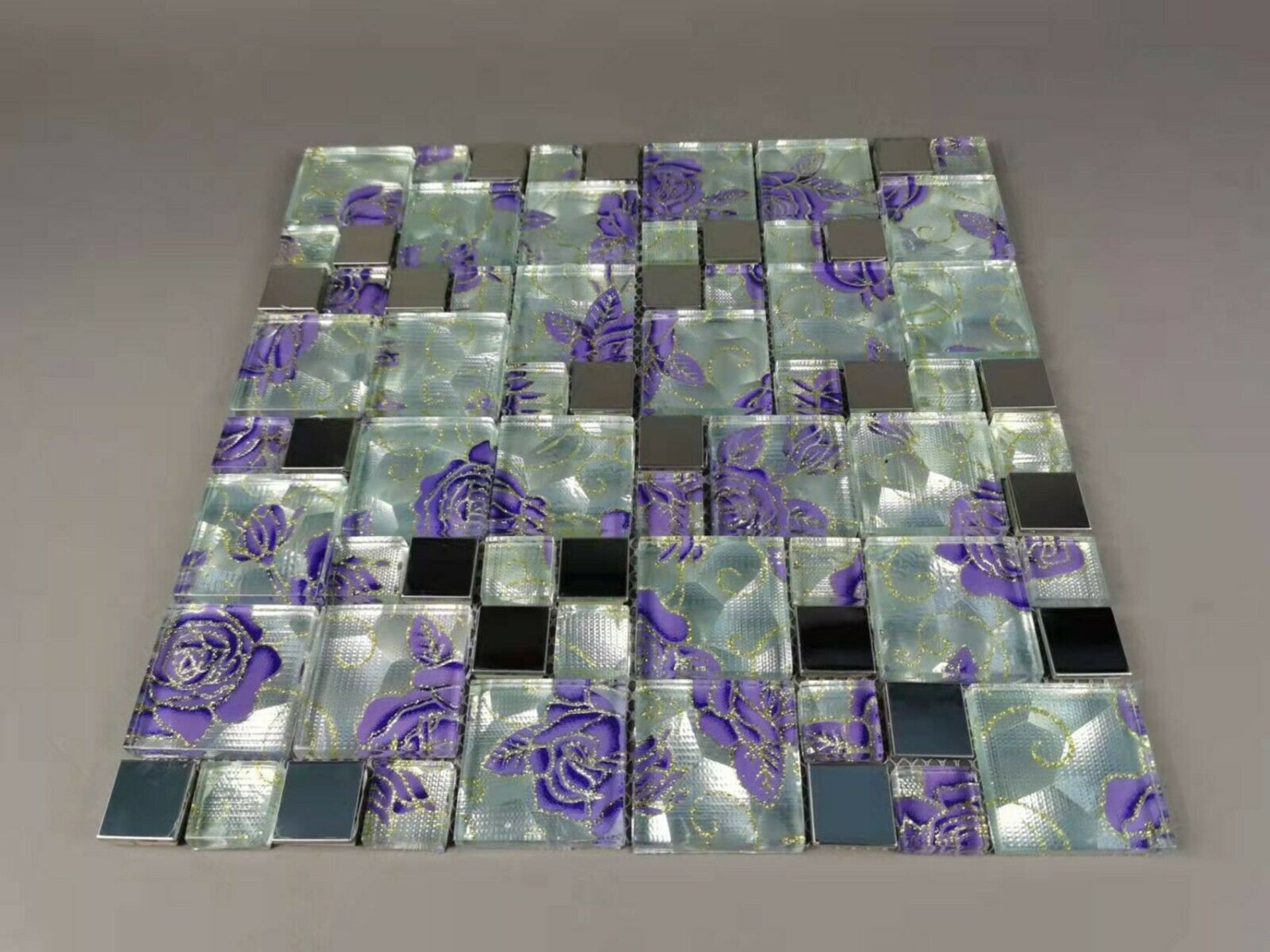10 Square Metres - High Quality Glass/Stainless Steel Mosaic Tiles - Image 3 of 5