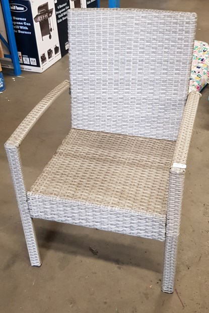 Title: (147/6A) Lot RRP £100. 3x Garden Furniture Items. 1x Grey Rattan Chair RRP £45. 1x Floral