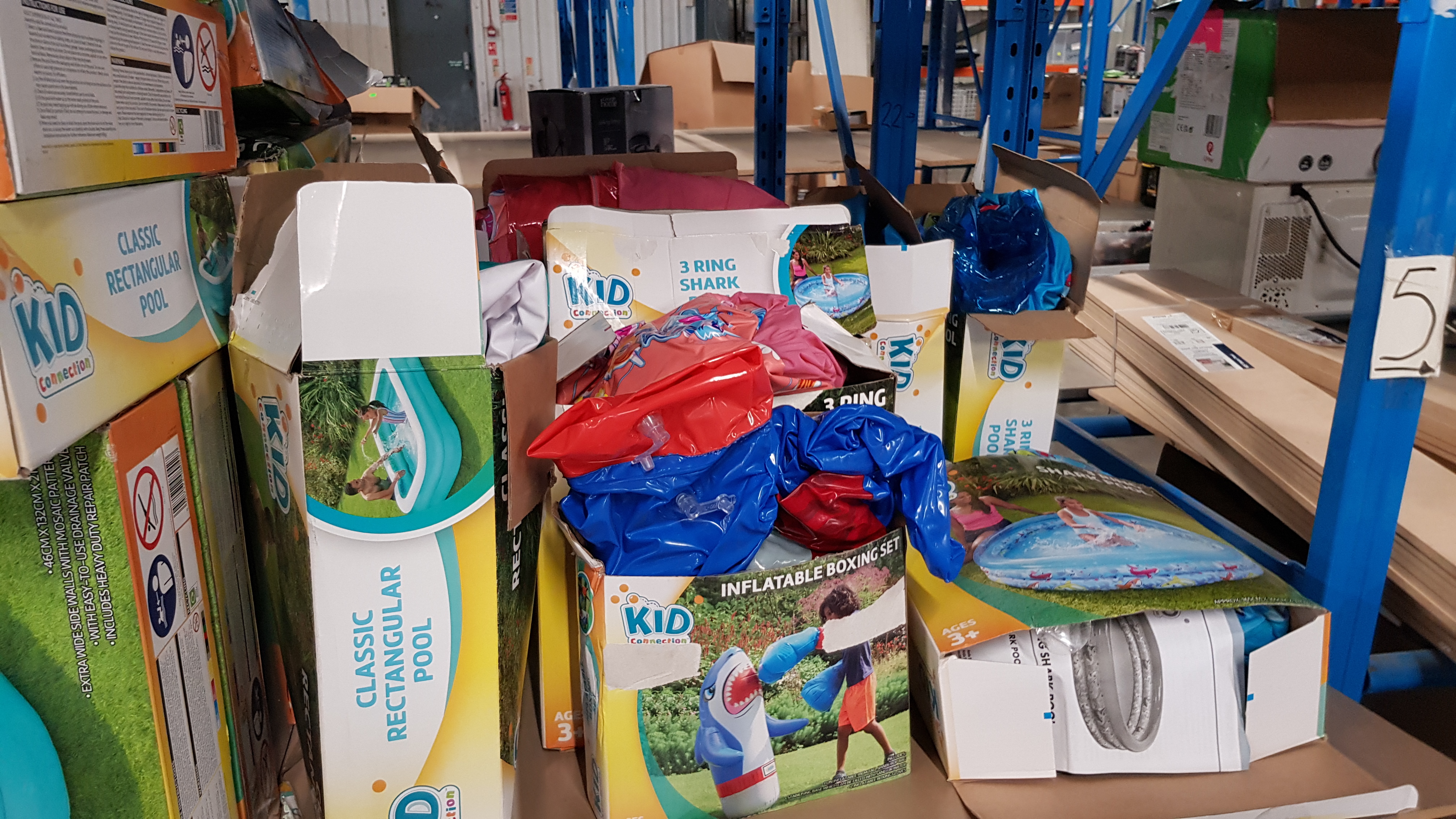 Title: (128/6C) Lot RRP Circa £300+. Approx 36x Mixed Kid Connection Inflatable Pools / Items. To - Image 9 of 12