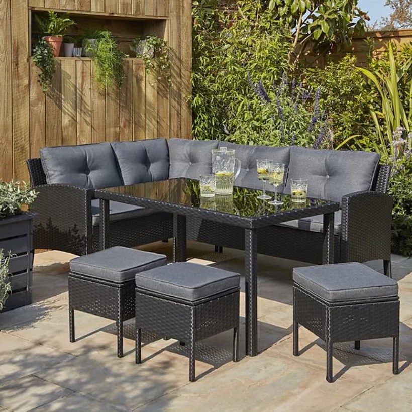 Title: (2/P) RRP £499. Orlando Rattan Corner Sofa Dine Set. Set Includes 3x Stools, 1x Corner